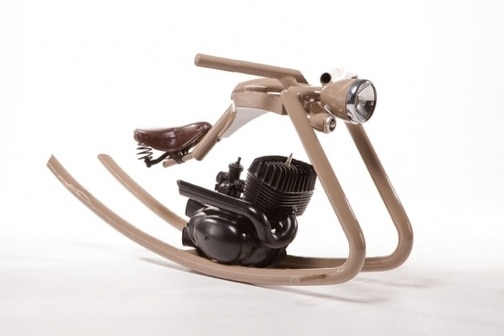 Motorradschaukel for Tough Kids