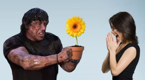 Rambo delar ut blommor