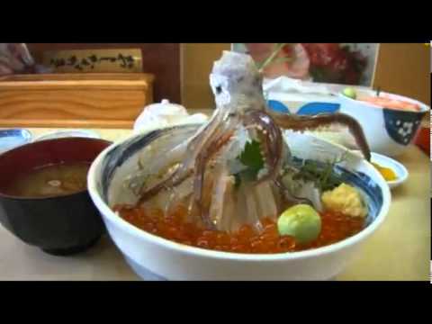 Mahlzeit! Tanzender Tintenfisch in der Schüssel