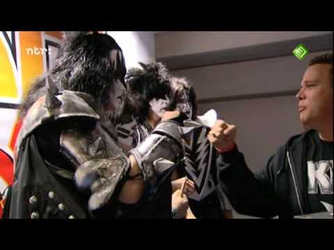 Kiss Backstage
