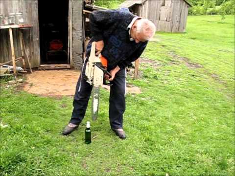 Wie man ein Bier mit der Kettensäge öffnet