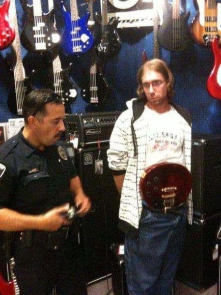 Wie man (k)eine Gitarre klaut