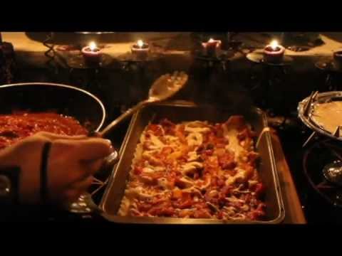 Веганский шеф-повар Black Metal готовит лазанью