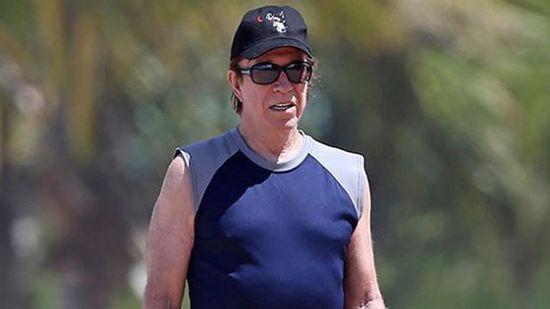 Chuck Norris ohne Bart