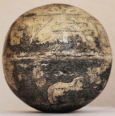 500 Jahre alter Straussenei-Globus