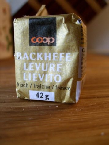 Du es gewohnt bist zu sehen, dass alle Produkte in drei verschiedenen Sprachen angeschrieben sind