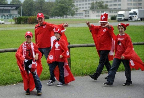 Du hast ohne Ironie "Hopp Schwiiz" bei einer Sportveranstaltung geschrien