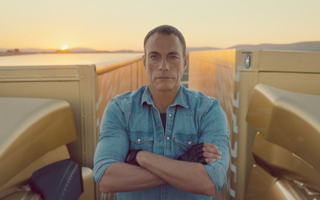 Van Damme in izravnava med dvema tovornjakoma za vzvratno vožnjo