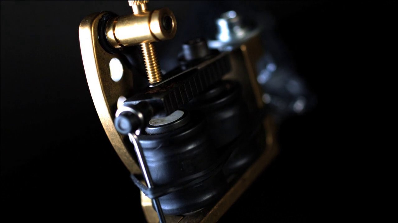 Tätowieren in Slow Motion