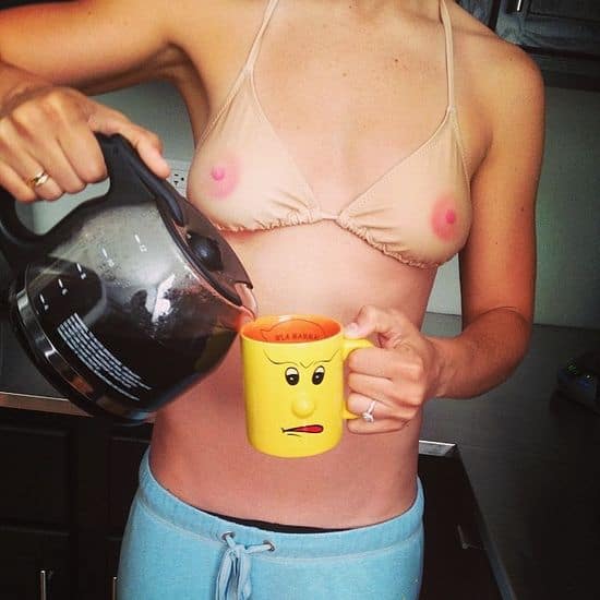 Der Oben-mit-oben-ohne-Bikini