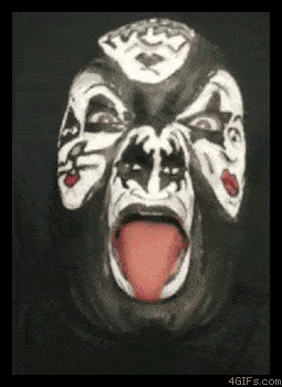 Alleine eine komplette Band: Als KISS zu Halloween gehen