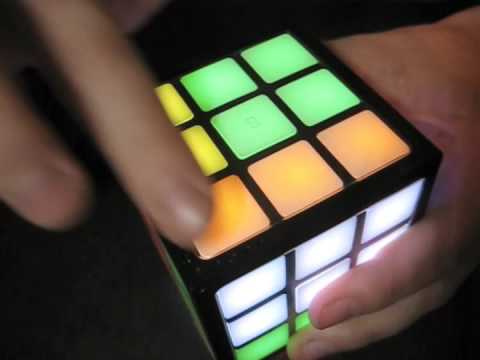 Rubik's Touch Cube: Rubik's Cube now with touchscreen