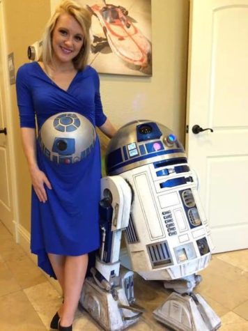 Baby bump R2-D2