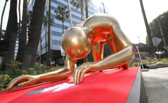 Koks schniefende Oscar-Figur am Hollywood Boulevard