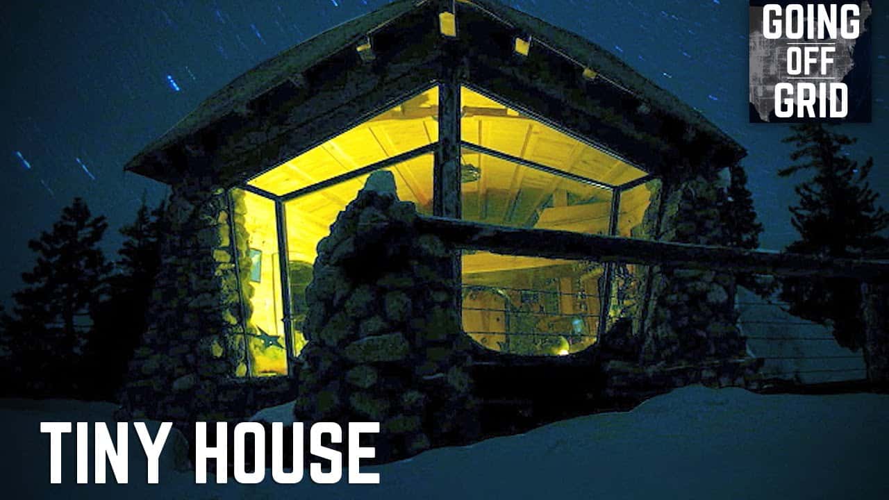 Das unglaublich kleine Haus eines Snowboarders