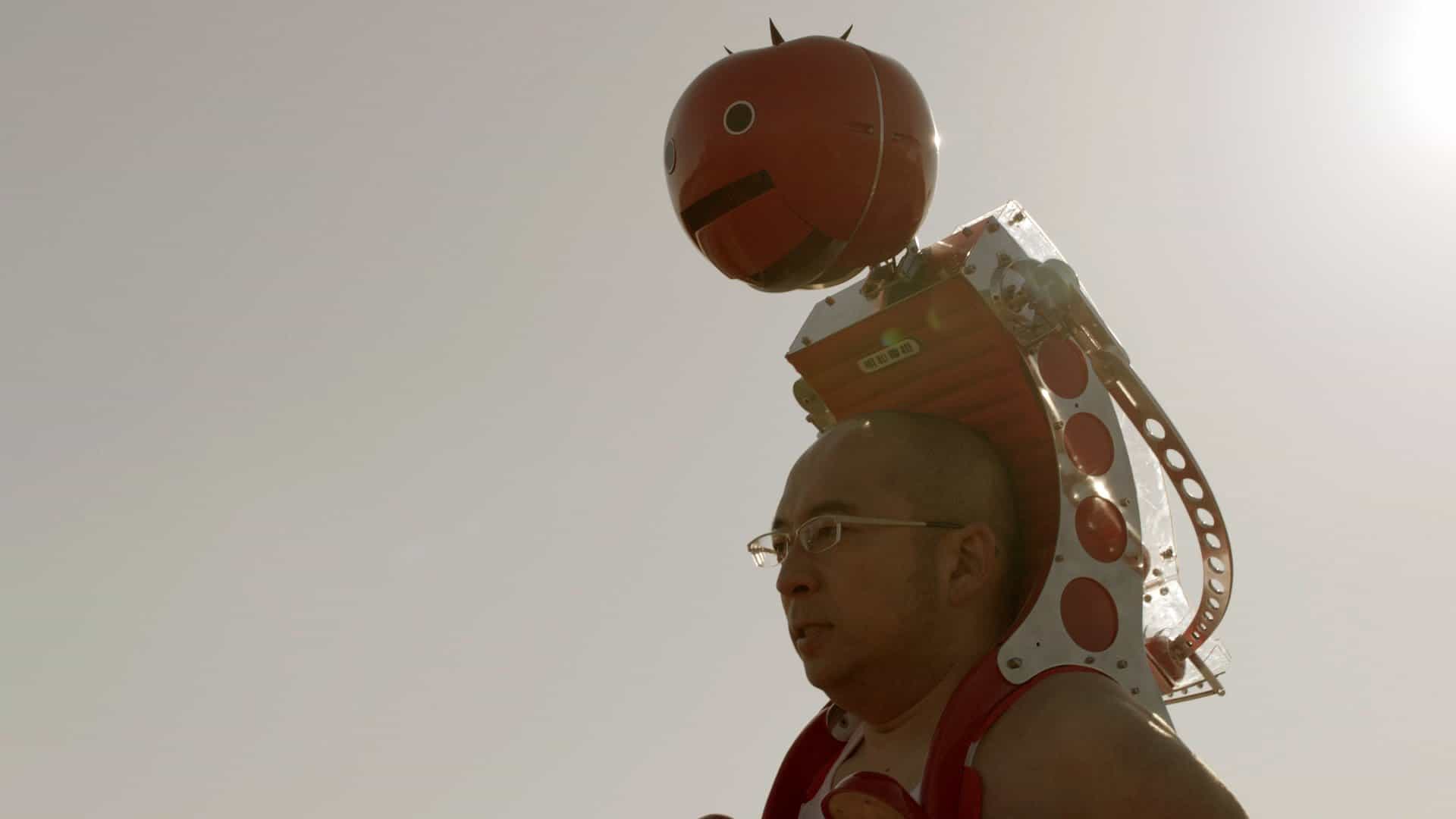 Roboter füttert Läufer mit Tomaten