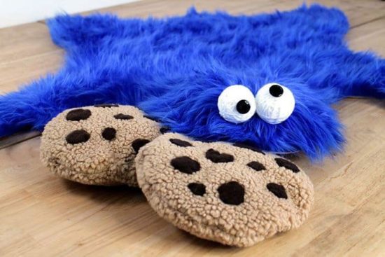 DIY Krümelmonster Pelz-Wolldecke mit Keks-Kissen