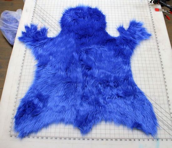 DIY Krümelmonster Pelz-Wolldecke mit Keks-Kissen