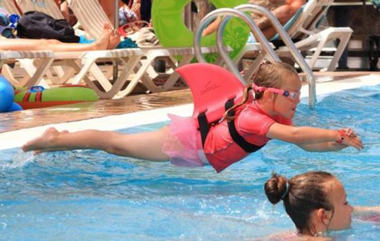 SwimFin: Schwimmhilfe mit Haifischflosse
