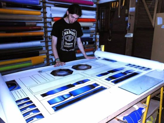 César verbrachte über 50 Stunden für die Neugestaltung im R2-D2 Look