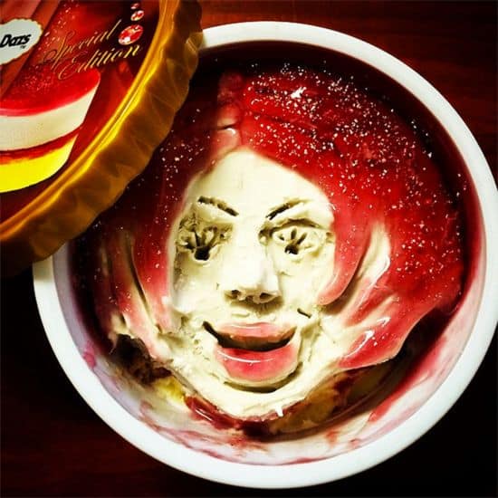 Gesichter in Häagen-Dazs Eiscreme