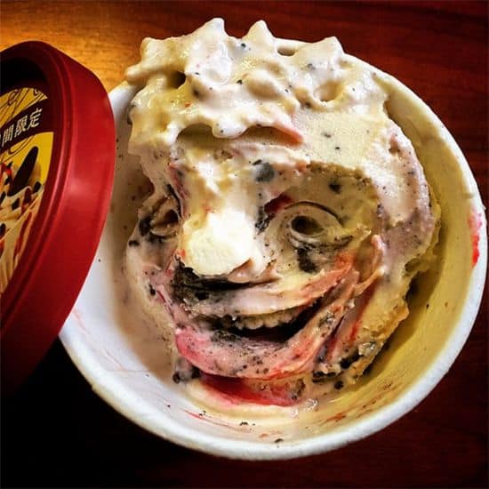 Gesichter in Häagen-Dazs Eiscreme