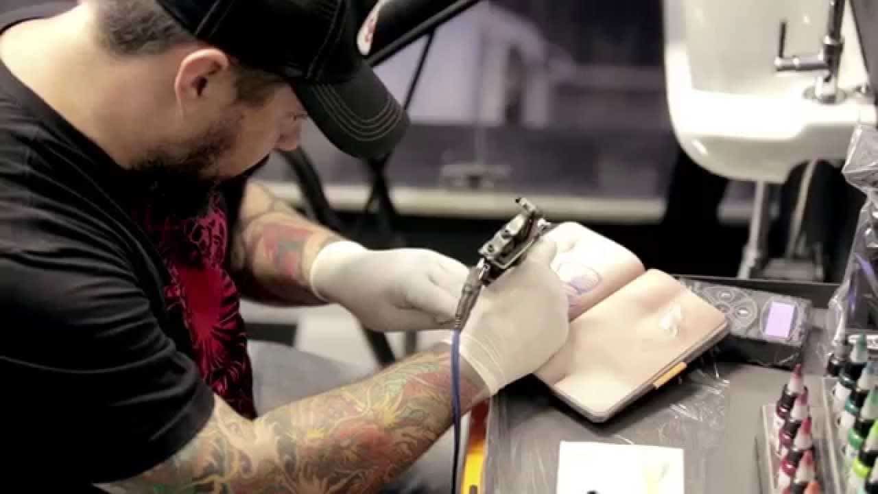 Skin Book: Sketchbook pro tetovací umělce