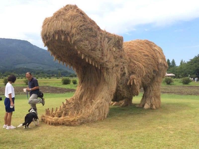 Stroh Monster verwüsten Japan