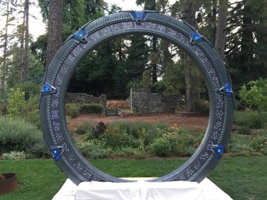 Casamento na frente de um Stargate