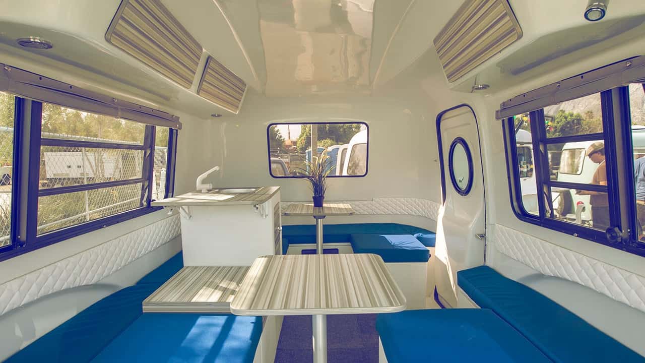 Happier Camper: Grossartiger Retro-Wohnwagen mit flexiblem Innenraum