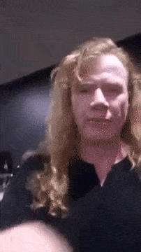 Dave Mustaine zeigt uns, wie man eine Videoaufnahme beendet. 