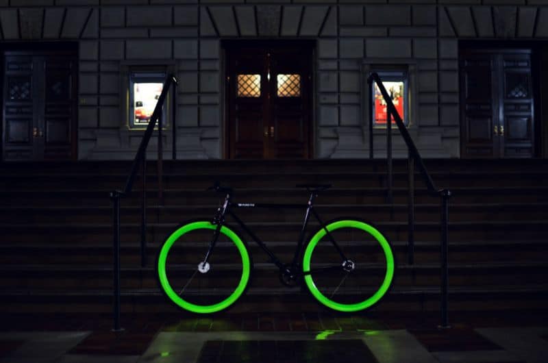 Pure Fix Cycles: Afterglowing with the bike in traffic