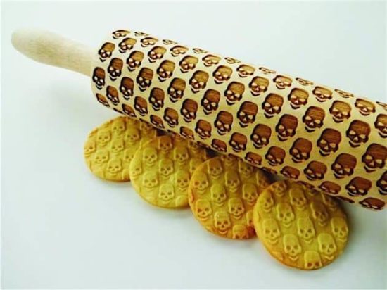 Teigroller für gruslig schöne Totenkopf-Kekse