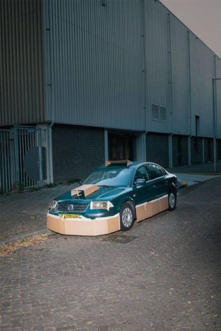 Guerilla Car Tuning: Nachts heimlich Autos mit Pappe "pimpen"