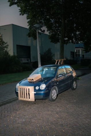 Guerilla Car Tuning: Secretly "pimp" cars with cardboard at night