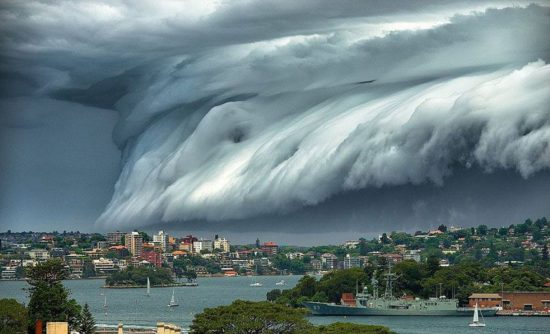Wolken Tsunami über Sydney