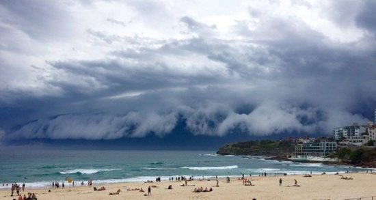 Wolken Tsunami über Sydney