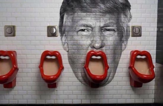 Donald Trump Pissoir