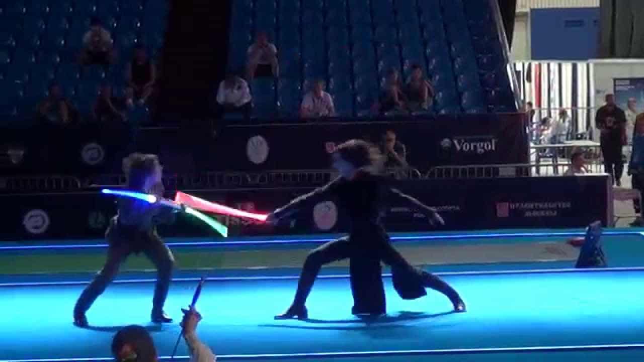 Duell mit Lichtschwertern am der Fechtweltmeisterschaften 2015