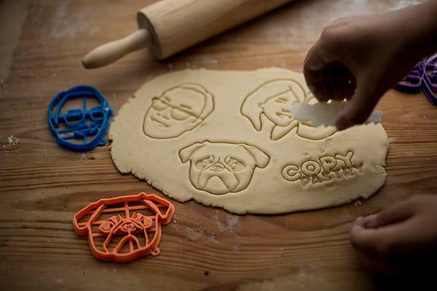 Personalized biscuit shapes: your face as a biscuit