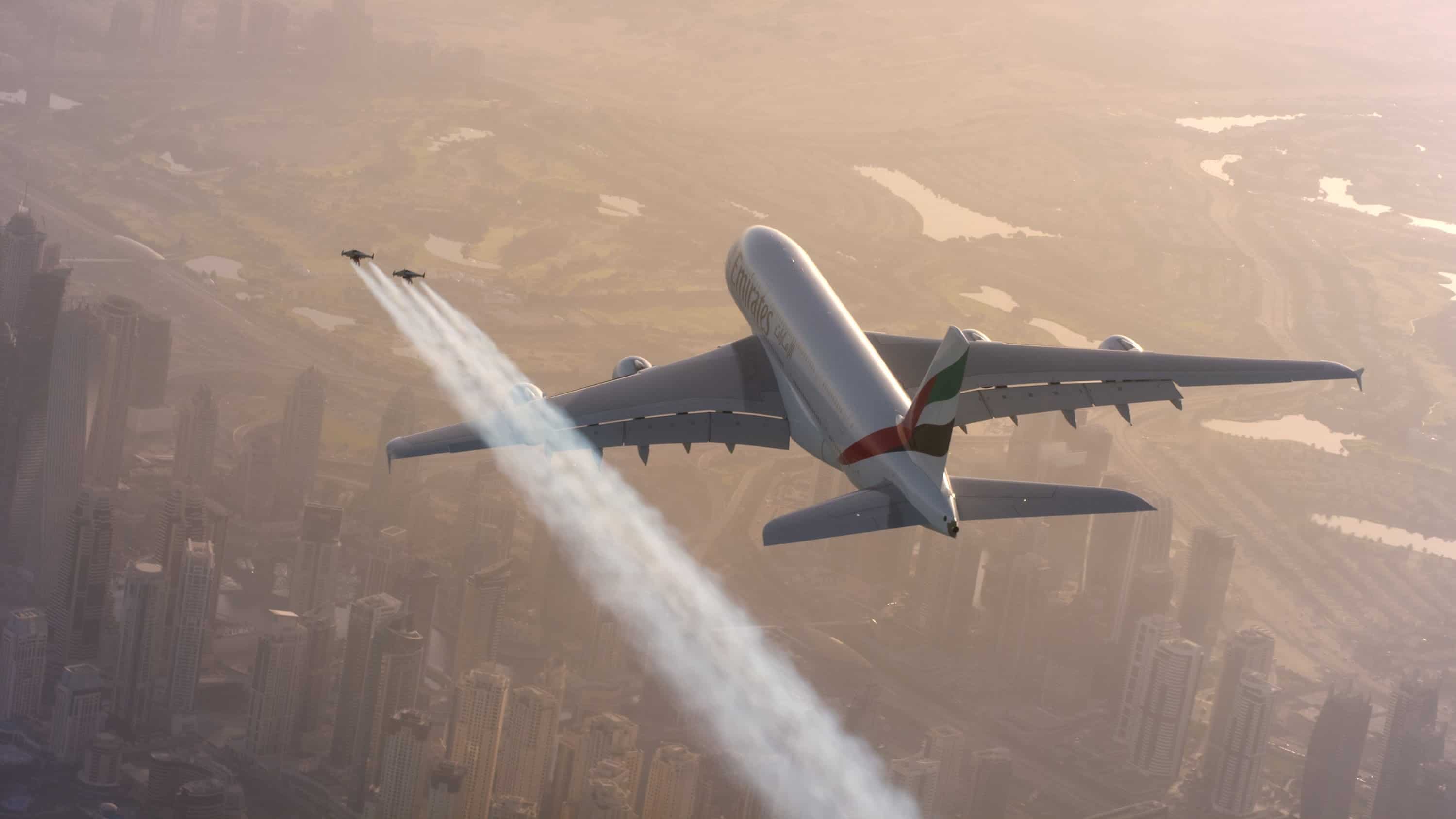 Zwei Männer fliegen mit Jetpacks neben einem Airbus A380