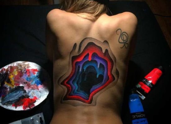 Natasha Farnsworth's dreidimensionale Bodypaintings