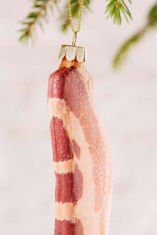 Dieses Jahr haben wir den Weihnachtsbaum mit Speck behängt