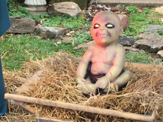 Man has to pay a fine of $ 500 daily for his zombie crib