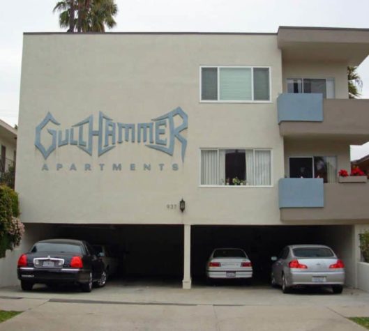 Black Metal Appartements