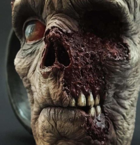 Keramiker Kevin Merck und seine Tassen des Horrors