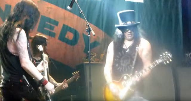 Slash Tribute to Lemmy avec "Ace Of Spades"