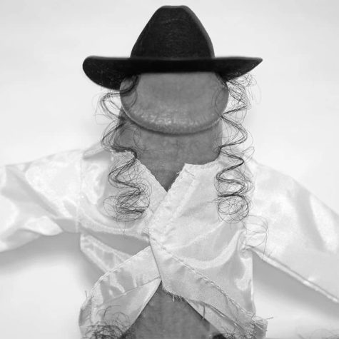 Soraya Doolbaz macht aus angekleideten Penissen Kunst