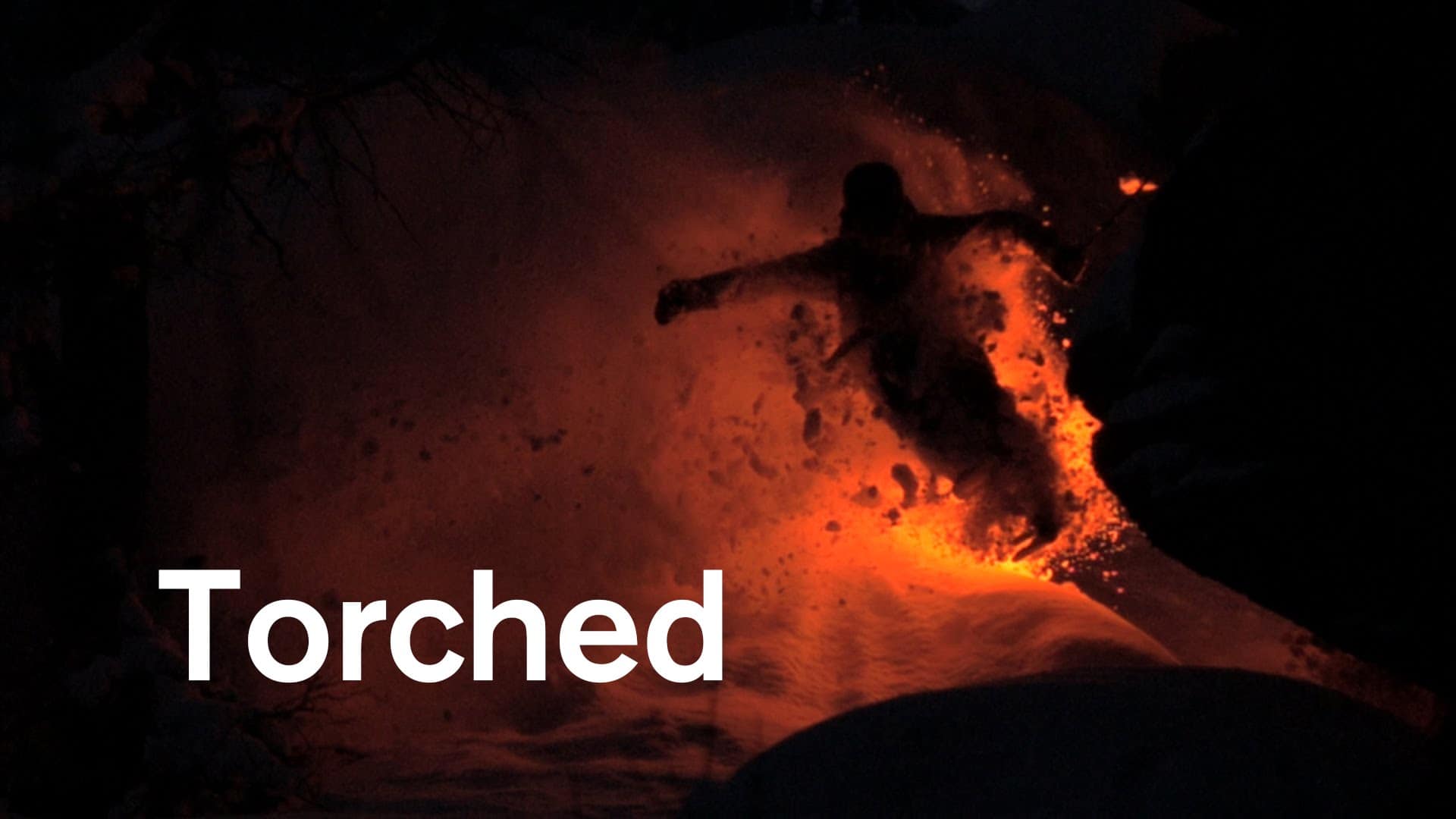 Incendiado: Com tochas de sinalização em pranchas de snowboard e esquis pelo Valais durante a noite