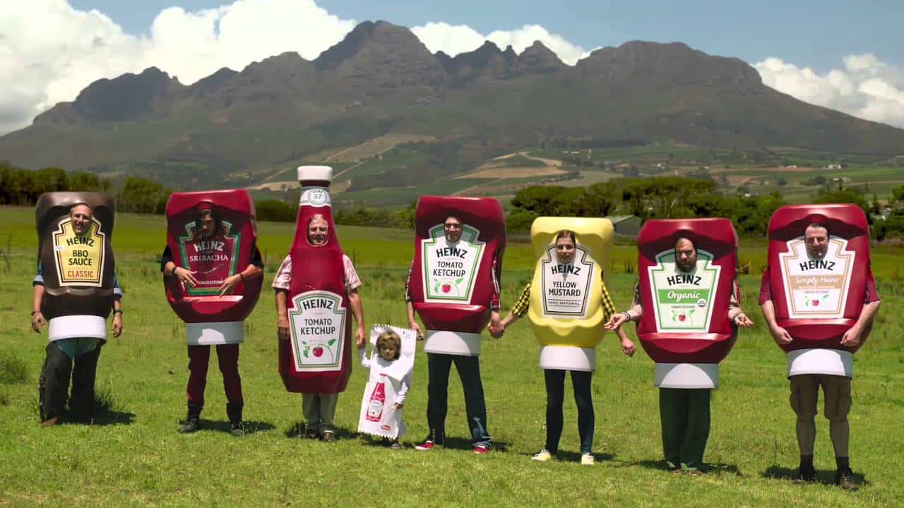 Wie eine Dackelherde für Ketchup wirbt